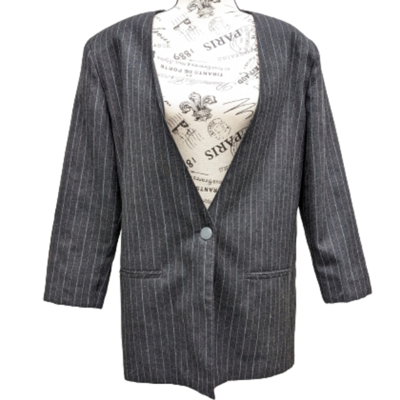 Savannah Jackets & Blazers - Savannah vintage women's grey pinstripes blazer size L